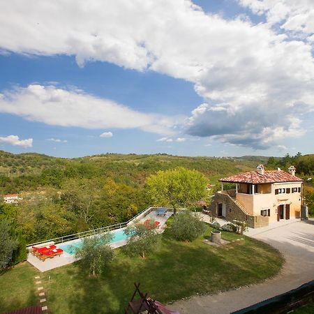 Villa Momiano With Private Pool Momjan Bagian luar foto